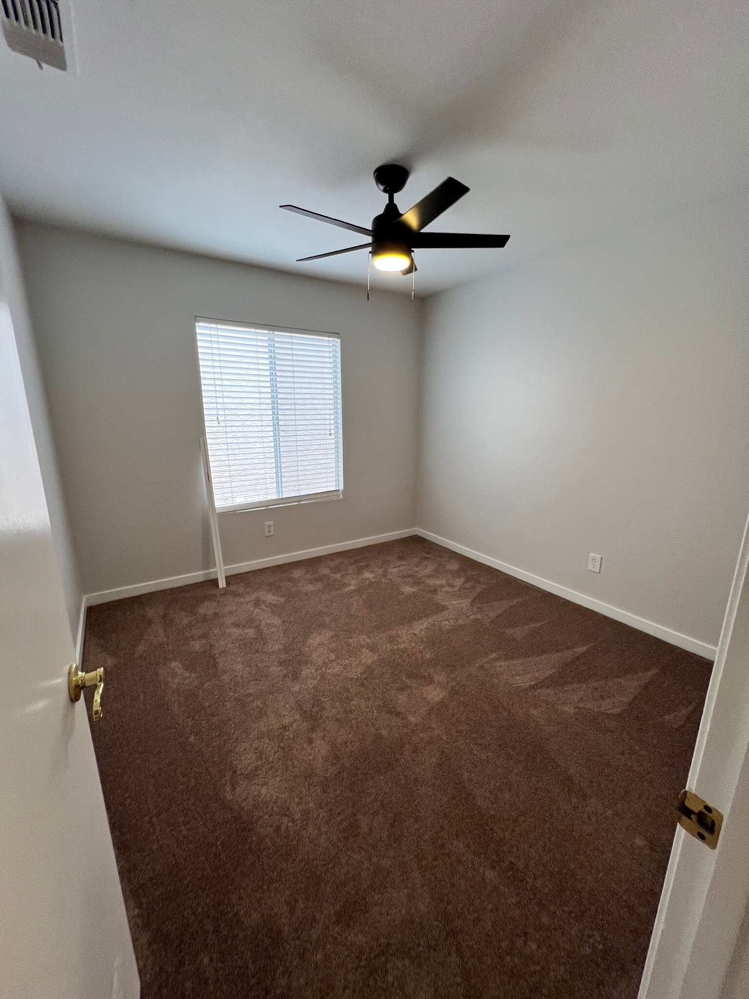 Building Photo - 149 W Gary Way
