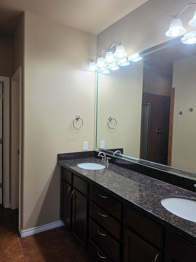 Building Photo - 7103 Kinghorn Dr