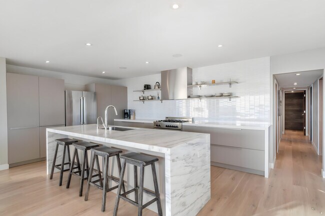 Kitchen - 7611 Rindge Ave