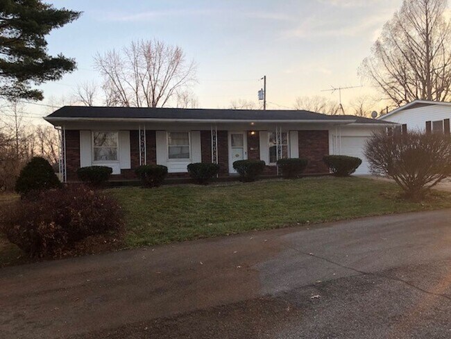 Building Photo - 3 BR 2 BA Ranch