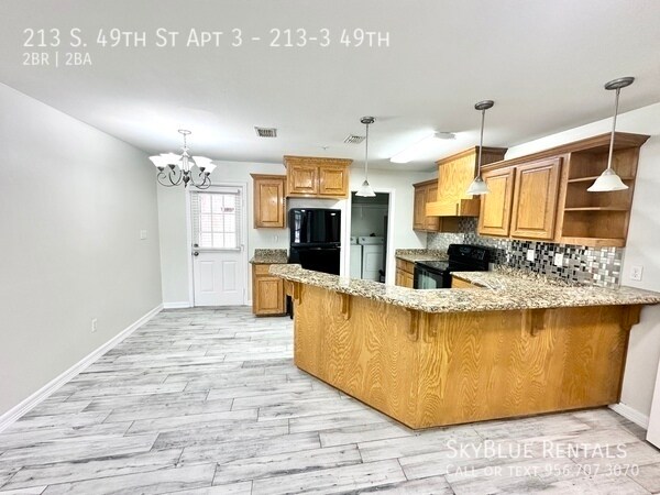 Building Photo - 213 S 49th St