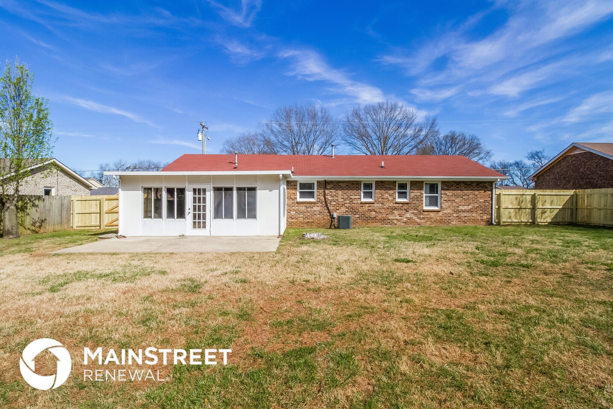 Building Photo - 320 Lake Farm Rd