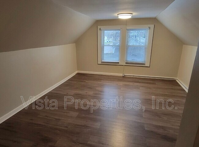 Building Photo - 1100 W Whitney Ave