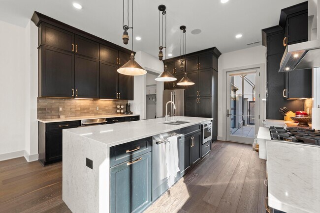 Building Photo - 2899 Katmai Dr