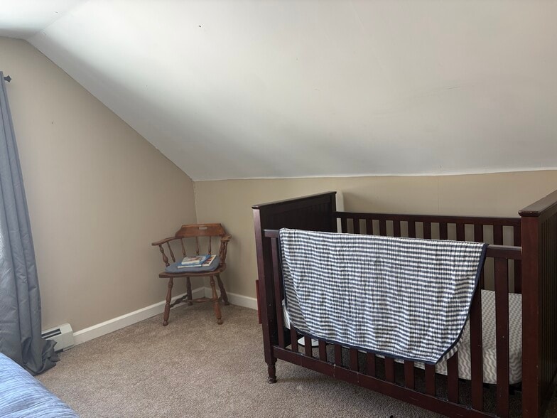 Bedroom #1 - 14 Mitchell St