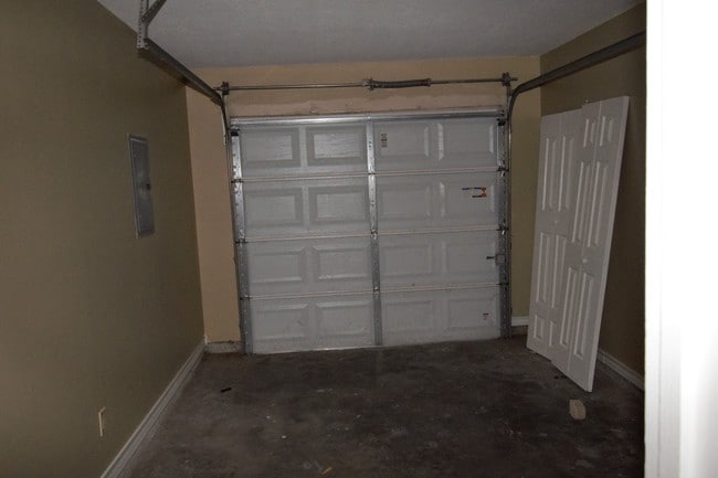 Building Photo - 312 Begona Ct