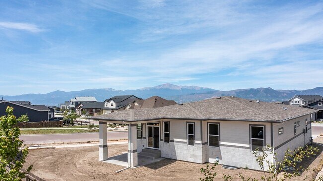 Building Photo - 10207 Waterton Cyn Wy