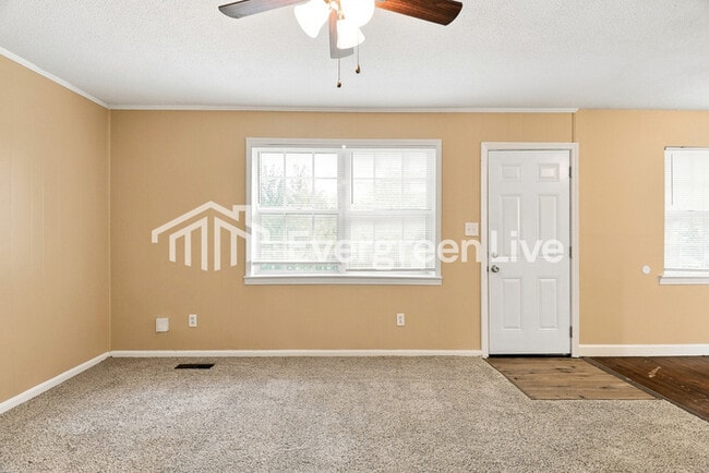 Building Photo - 1412 Highland Dr