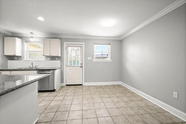 Building Photo - 8120 N Essen Heights Ct