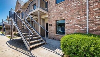 Building Photo - 1805 Signal Ridge Pl