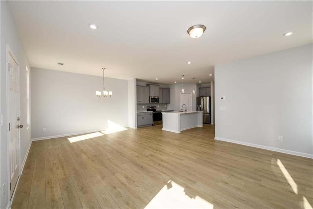 Building Photo - 849 York Aly