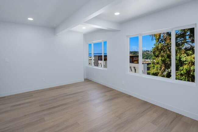Building Photo - 2567-2569 13th W