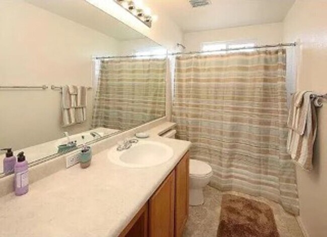 Building Photo - Multi Level Home with Fabulous Mountain Vi...