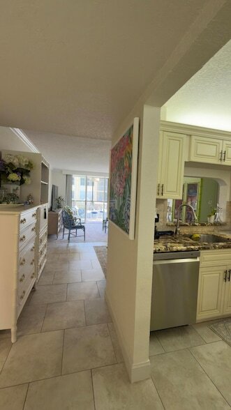 Building Photo - 777 S Federal Hwy