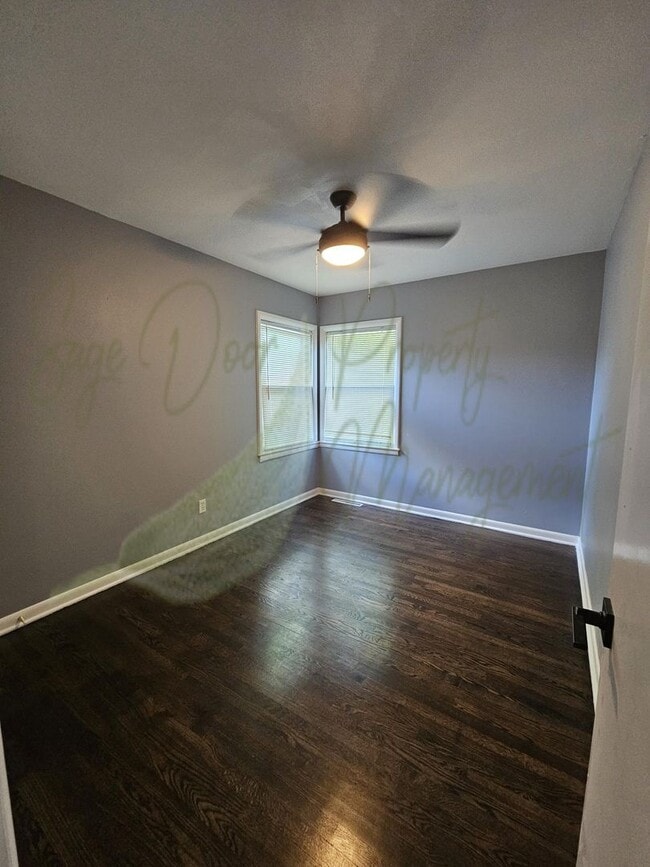 Building Photo - MODERN RENOVATIONS!!!