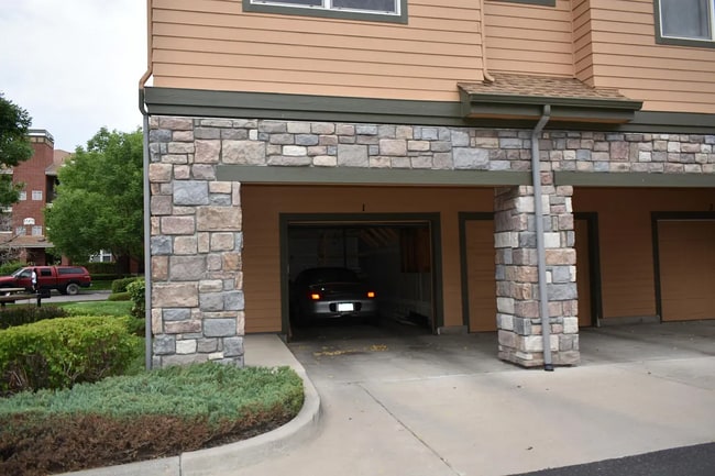 Building Photo - 15455 Canyon Rim Dr