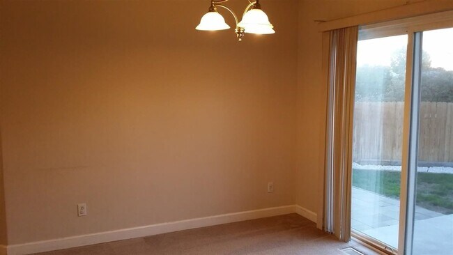 Building Photo - Boise, 3Bd/2Bth/2Car, 1332 Sqft,