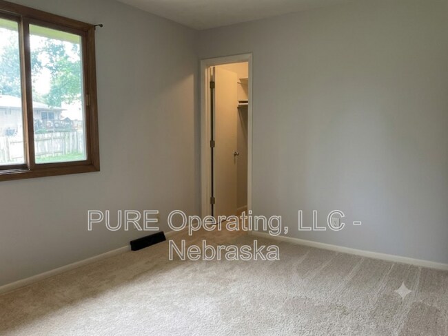 Building Photo - 15229 Y St