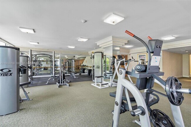 Building Photo - 16711 Collins Ave