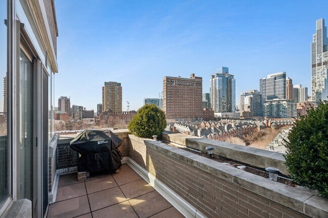 Building Photo - 1515 S Prairie Ave