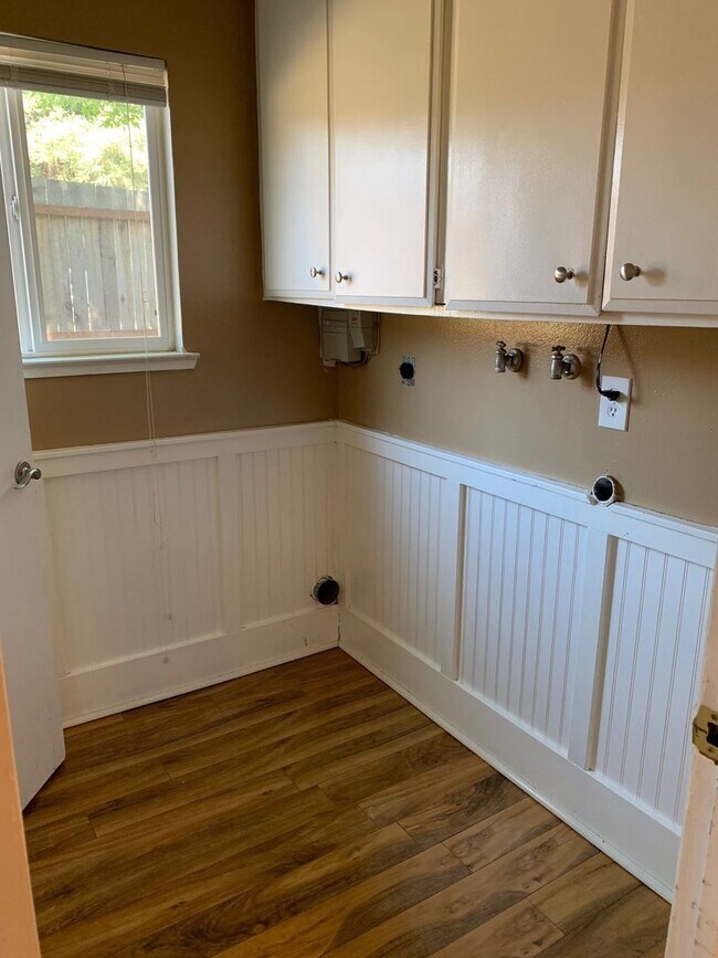 Building Photo - 2661 Carmichael Way