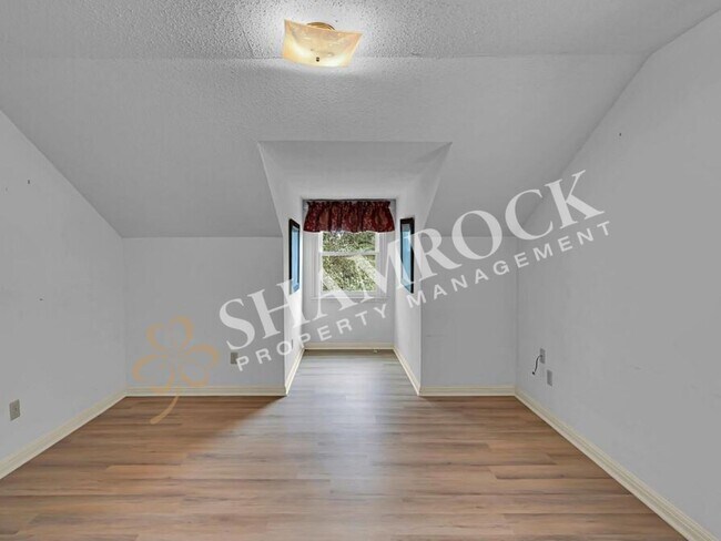 Building Photo - 4613 Westchester Dr