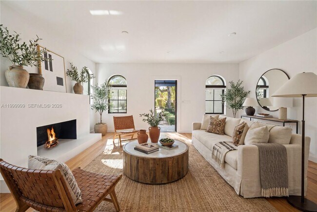 Building Photo - 415 Aledo Ave