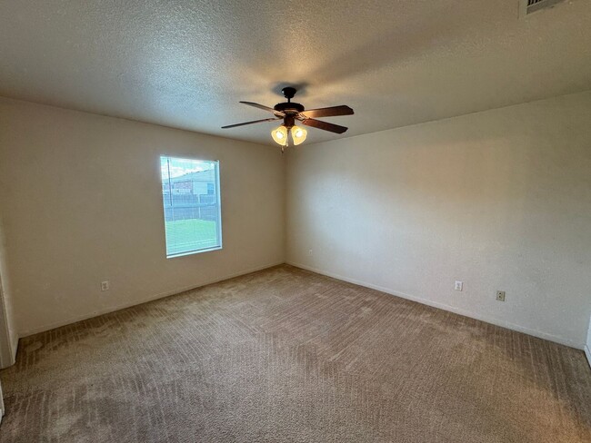 Building Photo - 3302 Catalina Dr