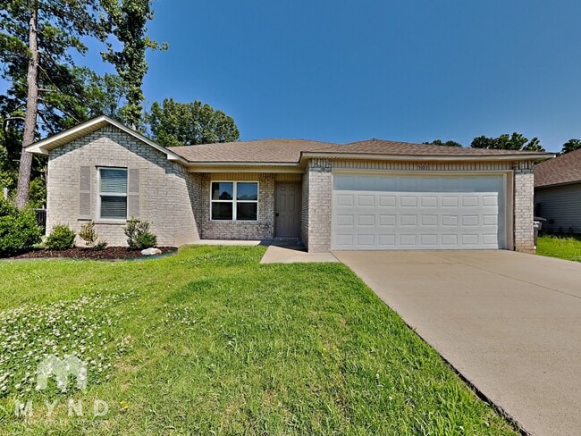 Building Photo - 301 Westwood Dr