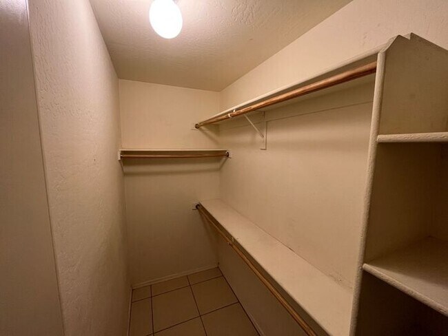 Building Photo - READY TO VIEW NOW! Gorgeous 3 Bed 2 Bath i...
