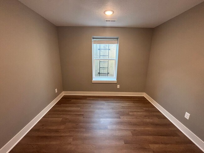 Building Photo - 4606 S Doris Ct