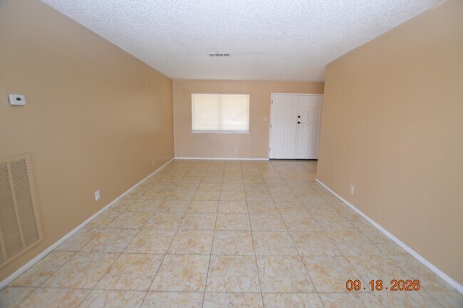 Building Photo - 617 Vincent Way