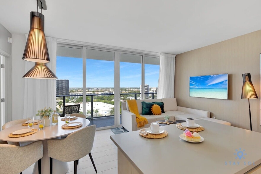Building Photo - 4010 S Ocean Dr