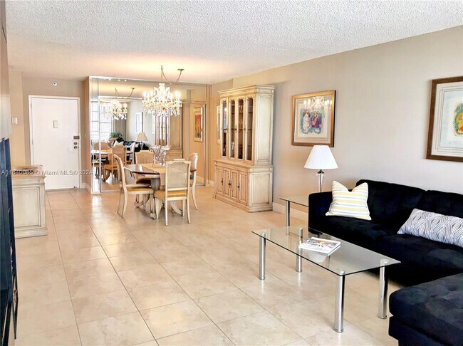 Building Photo - 9511 Collins Ave