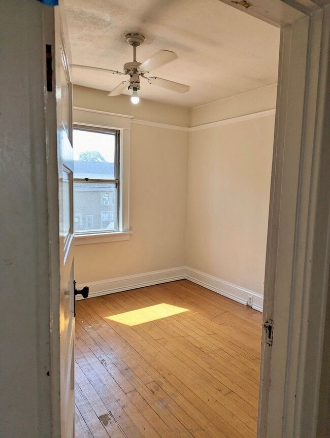 Building Photo - 4 Bed 1.5 Bath 1758sqft - Historic Charm with Renovations and so Much More!