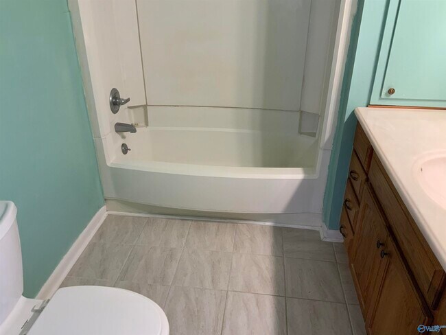 Building Photo - 2511 Galahad Dr SE