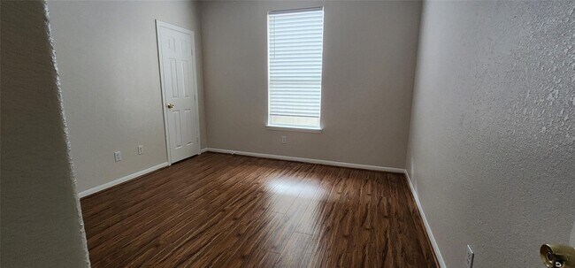 Building Photo - 9710 Fieldbloom Ln