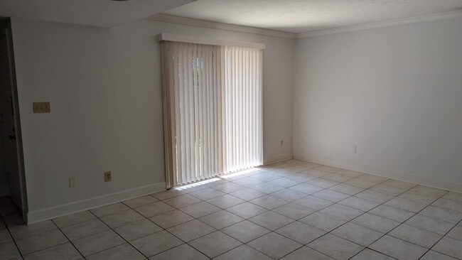Building Photo - 503 Westwood Dr