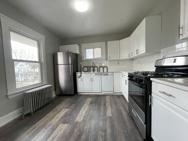 Building Photo - 1548 Alameda-Upper