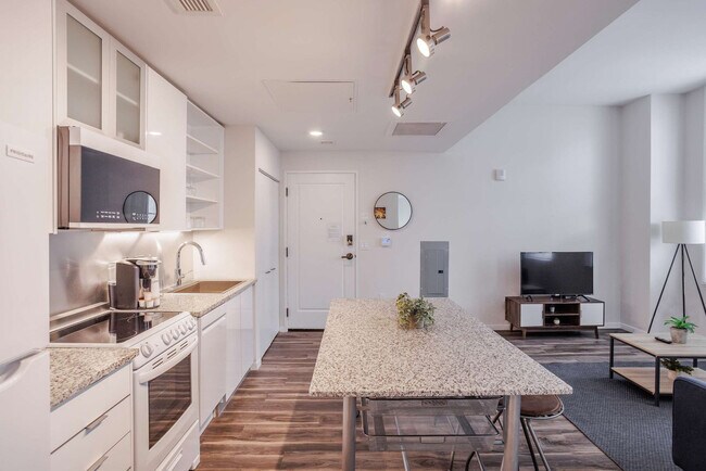 Building Photo - 1 W 4th St