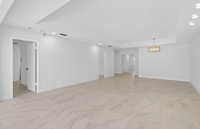 Building Photo - 9151 Pine Springs Dr