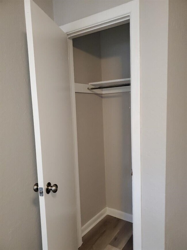 Building Photo - 2305 NW Denver Ave