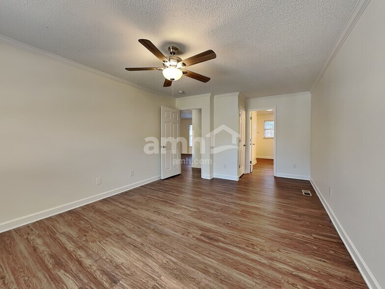 Building Photo - 1535 Reynolds Forest Dr