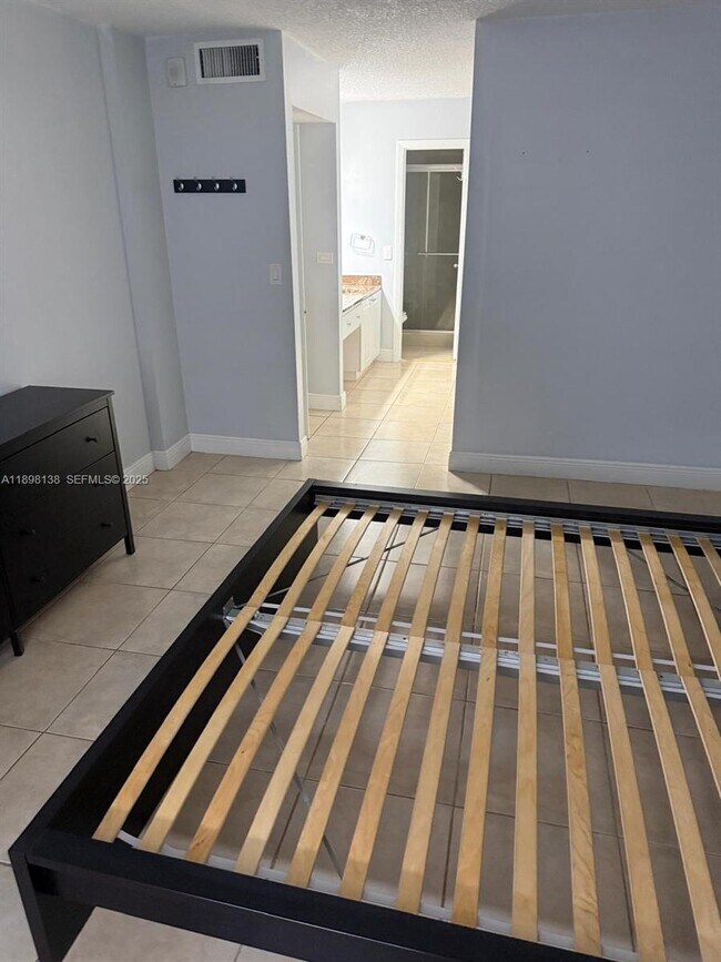 Building Photo - 6831 SW 147th Ave