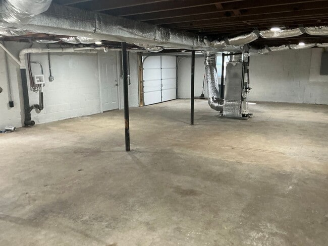 Building Photo - 275 Attaway Rd