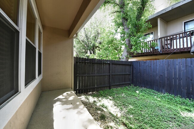 Building Photo - 3202 Eisenhauer Rd