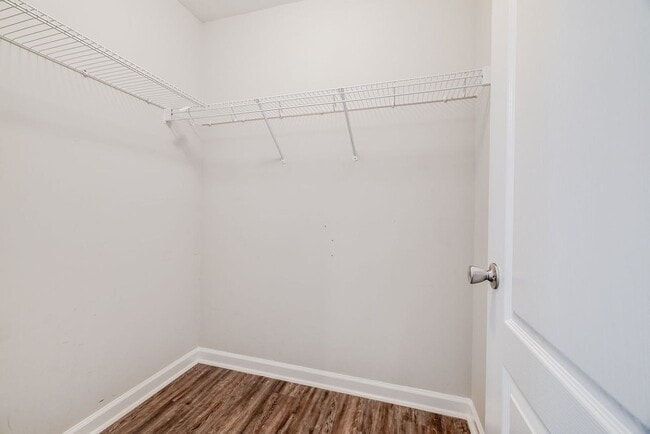 Building Photo - Charming 3BR Home/ Fenced Yard Convenient & Comfortable Living