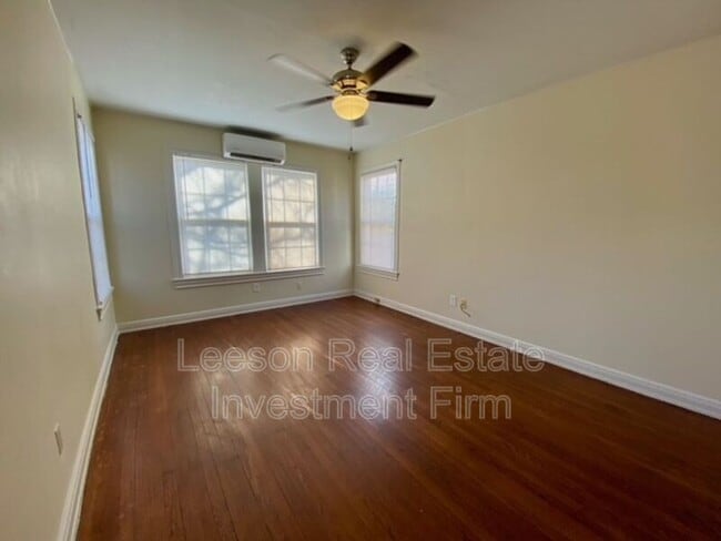 Building Photo - 735 Ratcliff St