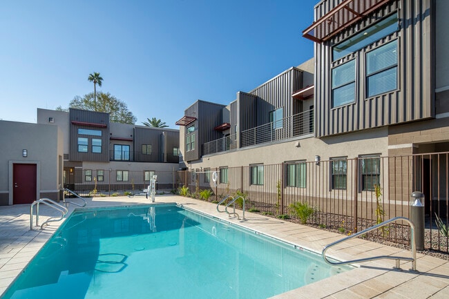 Building Photo - The Howe Apartments