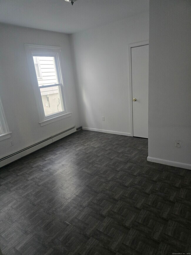 Building Photo - 19 Waterville St